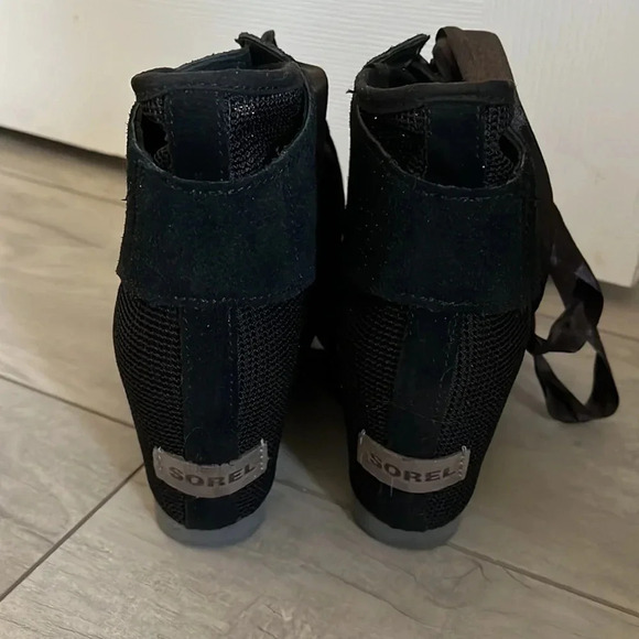 NWOT SOREL Leather Joanie Mesh Wedge Booties, Size 9 - Picture 5 of 11